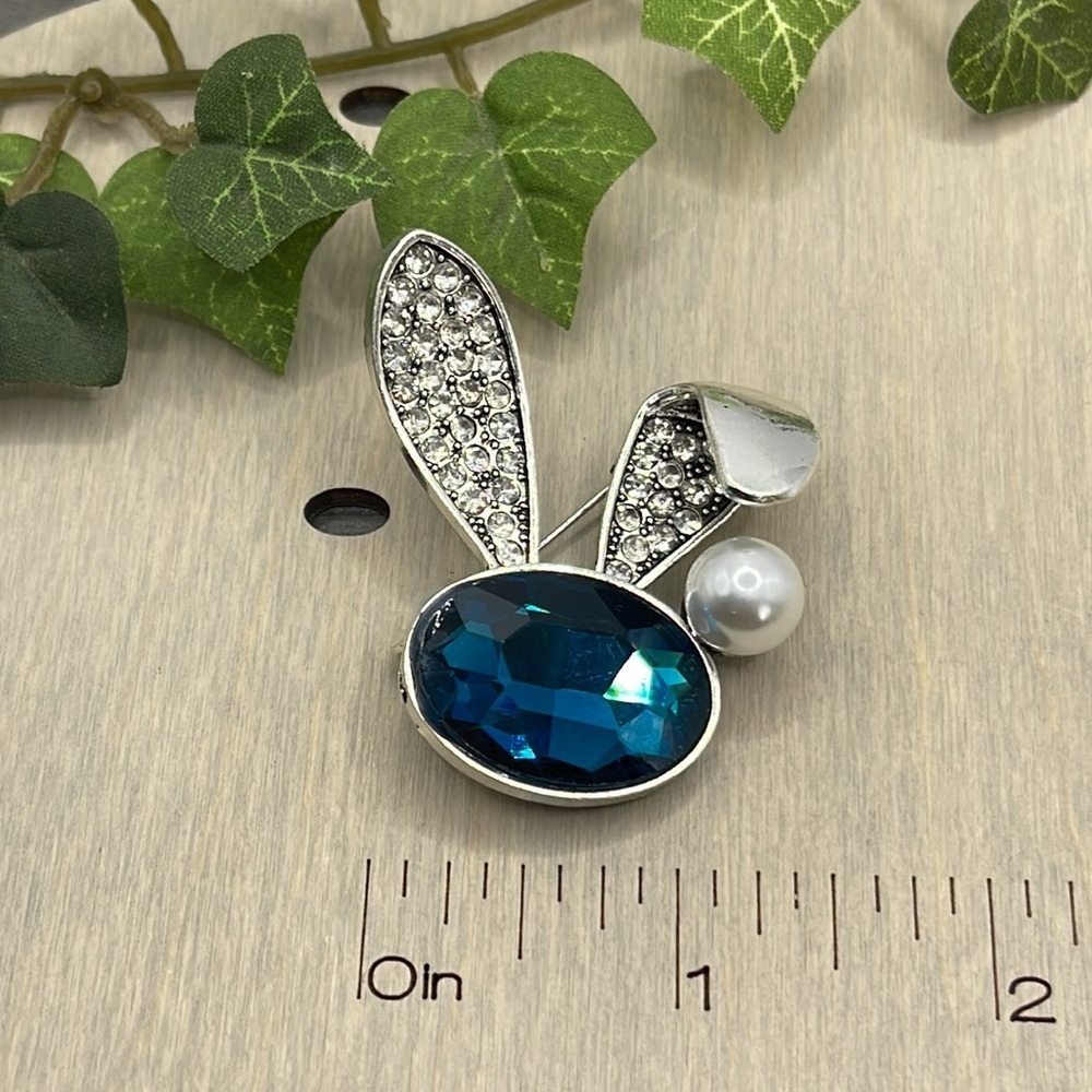 🌻 Rhinestone Rabbit Ears Brooches - Picture 6 of 7